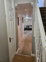 Large Bungalow to sleep up to 8 - Chambres d’hôtes Slough