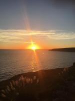 Wildly Romantic Cliff Top Apartment - B&B Porthleven