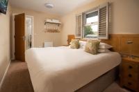 Double or Twin Room with Private Bathroom