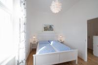 One-Bedroom Apartment with Mountain View - Top 5