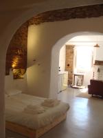 Studio Apartment with One Double Bed