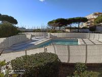 Vue dégagée et terrasse, studio 4 pers, piscine, parking, entre port et plage - Chambres d'hôtes Le Cap d'Agde