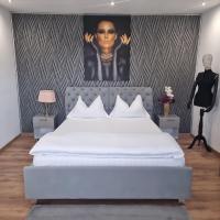 Zimmer mit Kingsize-Bett