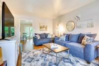 Ideally Located High Point Condo with Patio! - B&B