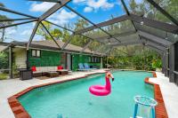 Luxury Pool Home - B&B