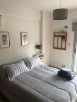 Amplio monoambiente, moderno, cómodo y luminoso en La Plata - Chambres d’hôtes La Plata