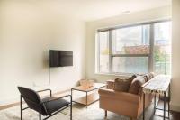 Flexhome East Side 2BR CG1 - with Gym, Balcony, and Lakefront View - B&B