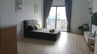 One-Bedroom Apartment with Balcony