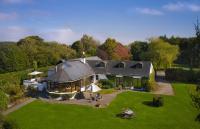 Fox House - 4 Bedrooms - 3 Bathrooms -Free Parking - B&B