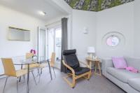 Fitzrovia 1-Bed & Balcony - 2 Bathrooms - Sleeps 2 - B&B London