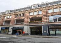 Urban Oasis with free parking - B&B