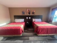 Habitación con 2 camas grandes