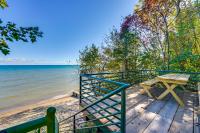 Lake Huron Retreat with Hot Tub, Screened Porch! - B&B Lexington