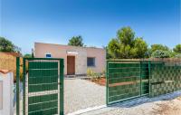 Amazing Home In Peroj - Bed and Breakfast Peroj