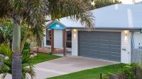 Agnes Retreat - 4 BR - Boat Parking - Walk to Beach - Bed and Breakfast