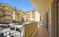 Beautiful Apartment In Caulonia Marina - B&B Caulonia Marina