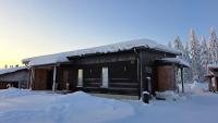 Arctic Giantlog Villa with a ice skating area - B&B