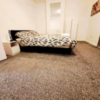 2 Bedroom House in Leeds - Sleeps 5 WiFi Parking - B&B Leeds
