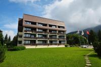Ferienwohnungen Chesa Clois 24 - Bed and Breakfast