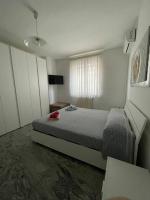 Deluxe Double Room (2 Adults + 1 Child)