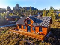 Cosy Norwegian Home with View & Fireplace - Marit's Hytte - B&B Vrådal