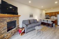 Cedar Lodge Escape at Whitetail townhomes - B&B Big Eddy