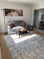 4 Stanford! Furnished Apartment, Gated Parking, Laundry - B&B