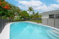 Canal front, 2 King Beds, Pool, Game Room - B&B