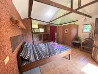 Bungalow with Garden View