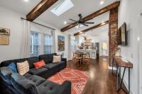 Fully Furnished Bungalow with Deck Near City Center - B&B Nashville