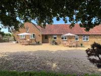 Spacious Cottage in Idyllic Spot - B&B