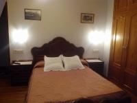 Camera Matrimoniale con Bagno in Comune 