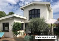 Maison d'architecte avec piscine - B&B