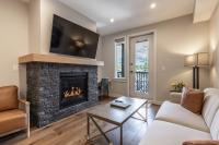 New 1Bd Luxe King Suite with Superb Mtn View - Chambres d’hôtes Canmore