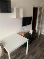Your home 4 - with free parking - Bed and Breakfast Košice