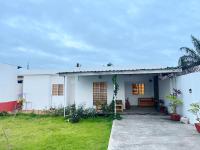Chez Divine House - B&B