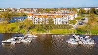 Marina View - super widok na jezioro, klimatyzacja, winda, 2xTV z Netflix - Chambres d'hôtes Iława