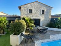 Jolie maison en pierres avec piscine et parking - Ferienwohnung