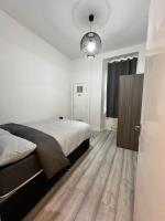 Garturk Street Bright Modern Ground Floor Flat Queens Park Strathbungo Area - B&B