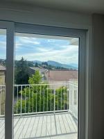 Modern Apartment with Balcony In Pully - B&B