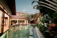 Seminyak Villa Paya paya Luxury near beach-Potato Head - Bed and Breakfast