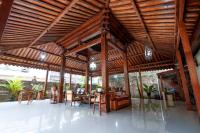 Omah Ralin Family Homestay with Spacious Joglo House - B&B Timuran