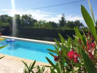 App jacuzzi & piscine privée - loveroom - Suite Emeraude - B&B