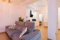 New and Modern - Plaza Nueva - Pedestrian street - B&B Sevilla