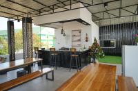 Achazia Homestay - B&B Labuan Bajo