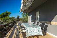 Appartement mit Waschmaschine, privater Parkplatz und große Terrasse samt Grillplatz - B&B Banjole