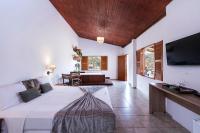 Deluxe Suite with Spa Bath