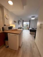 Estudio con vistas al mar, piscinas, recepción 24 hs - B&B Benalmádena