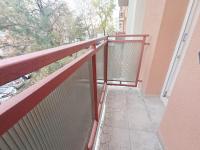City centre flat with two balconies and free on-street parking - B&B