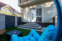 One-Bedroom Apartment with Garden View